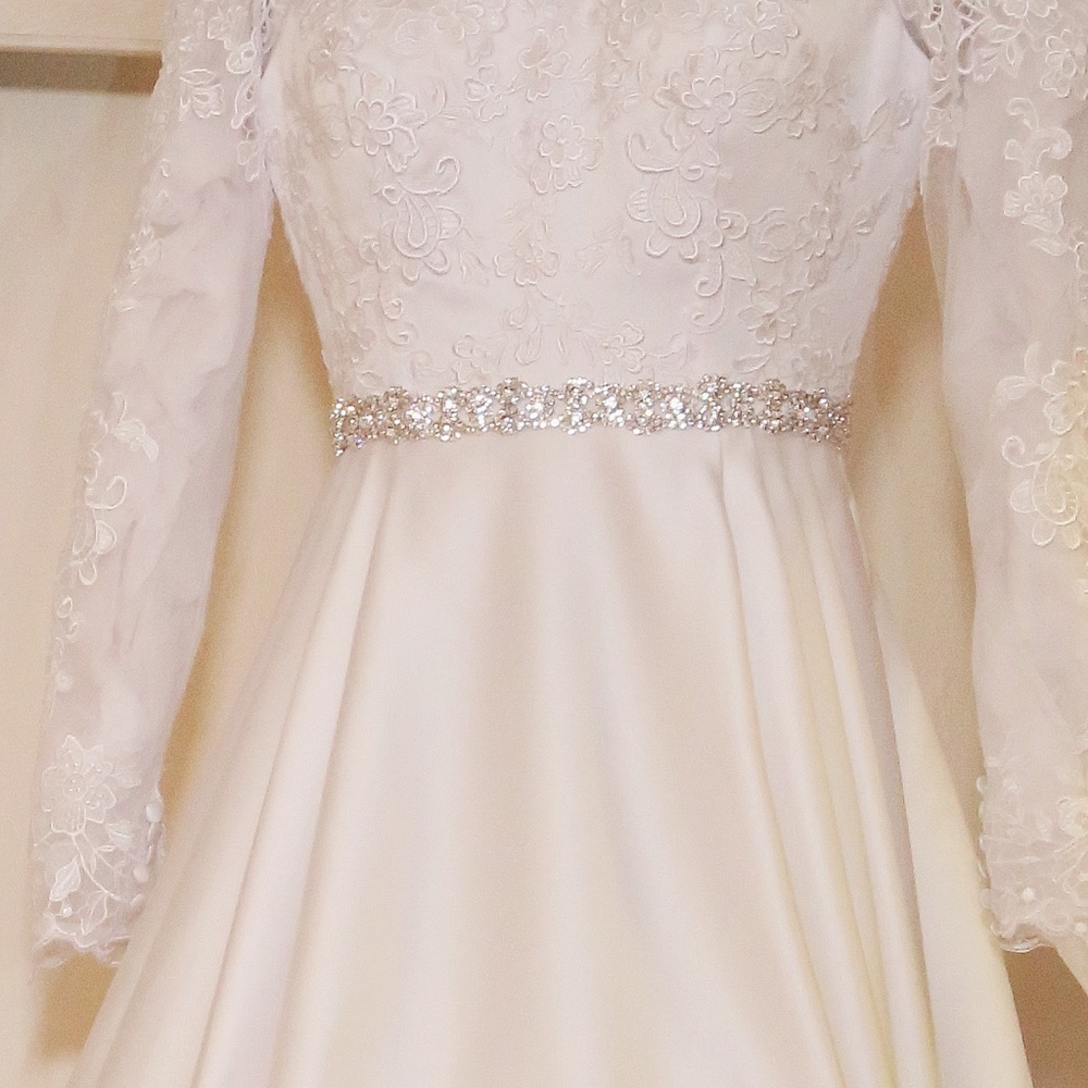 WEDDING DRESS - Picture 3 of 7